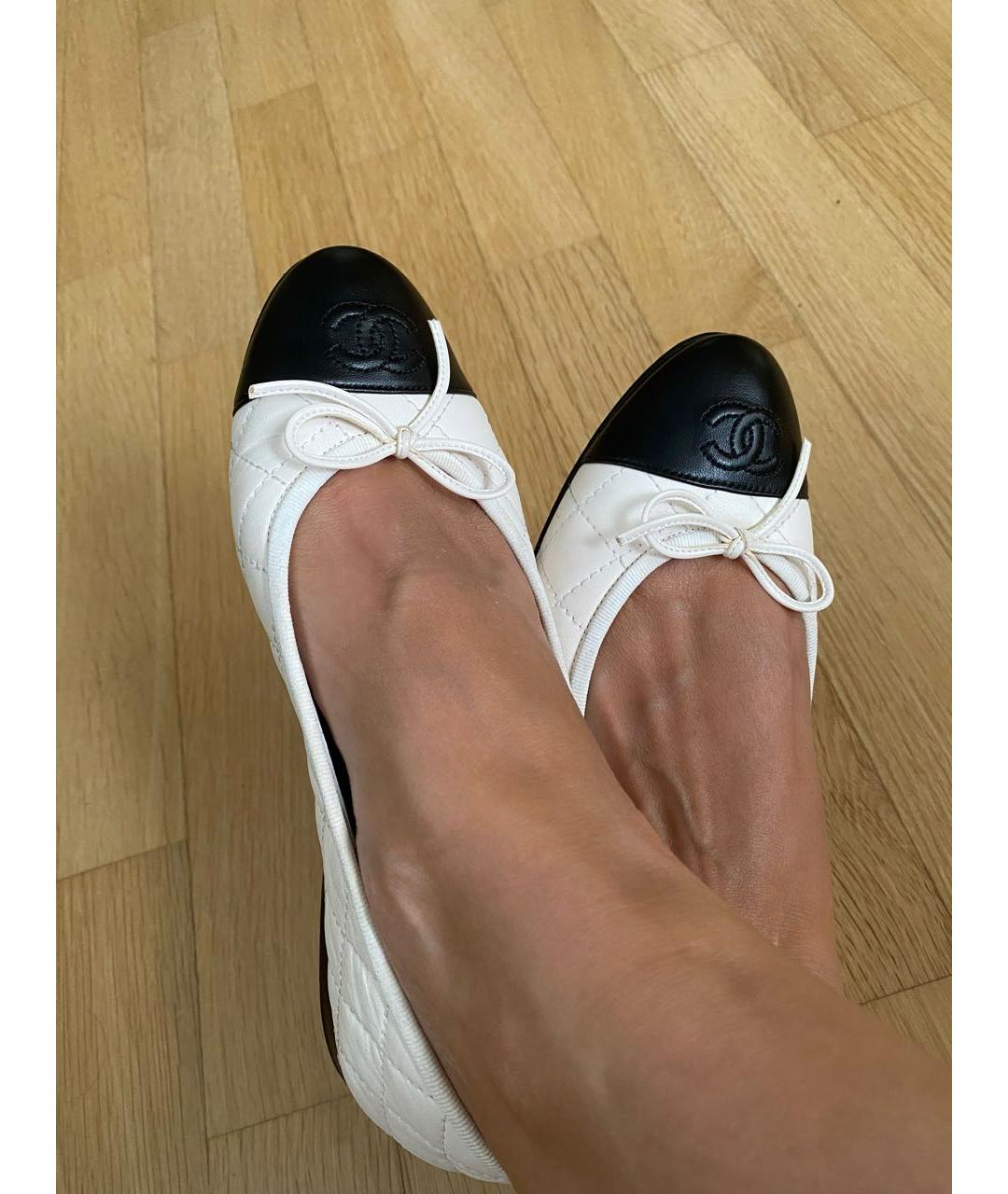 CHANEL Белые кожаные балетки, фото 6