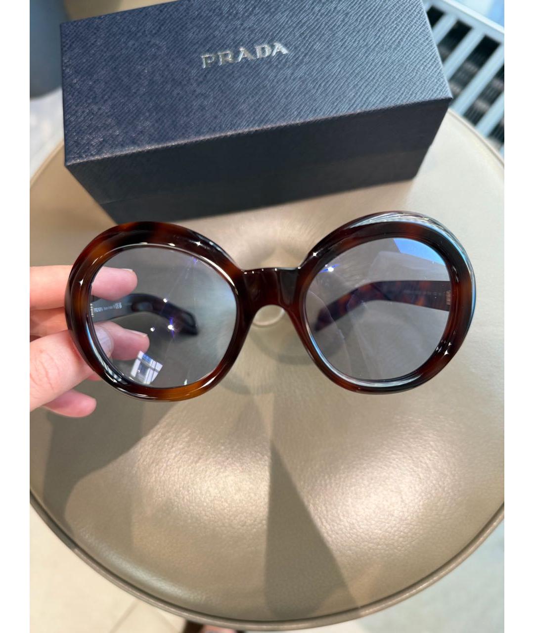 PRADA Коричневые пластиковые солнцезащитные очки, фото 5