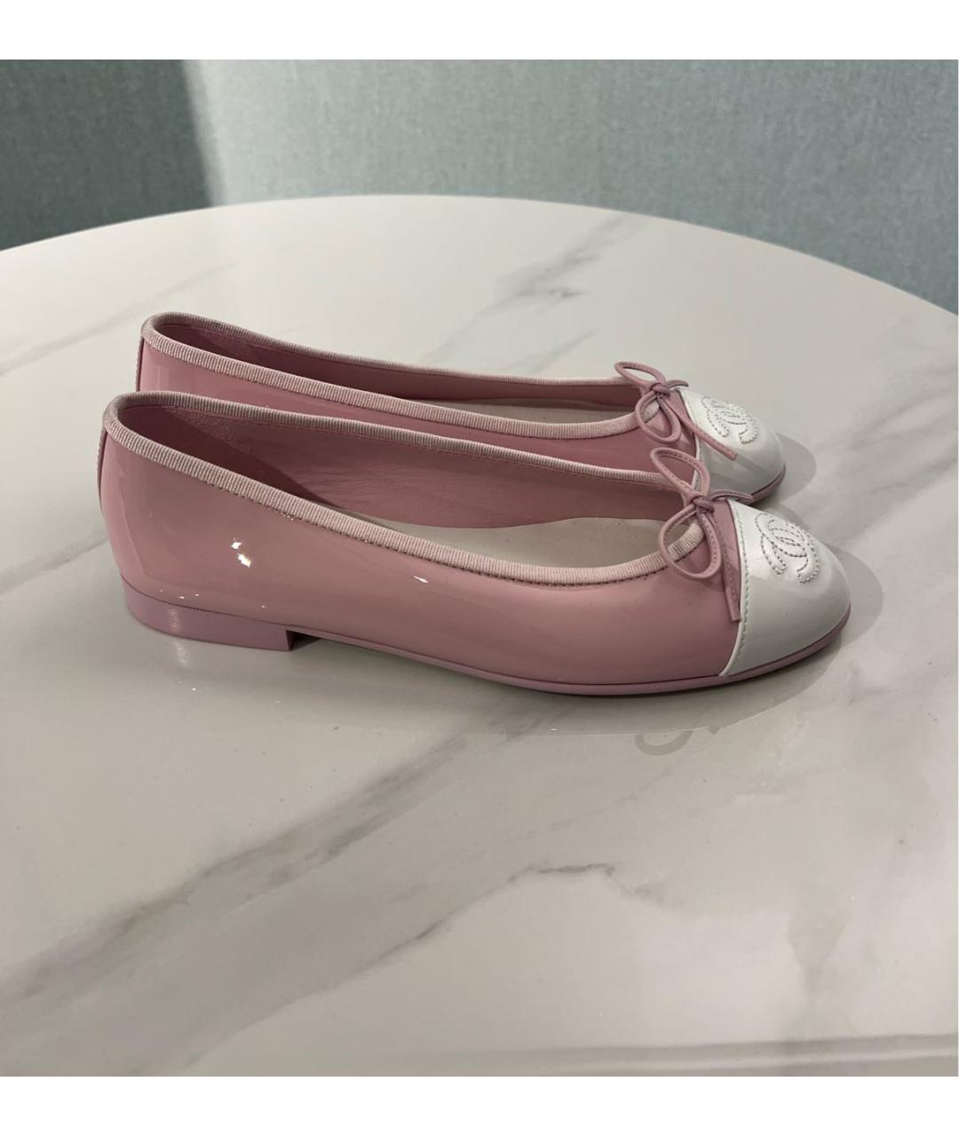 CHANEL Розовые балетки из лакированной кожи, фото 5