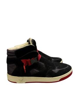 LOUIS VUITTON Высокие кроссовки / кеды