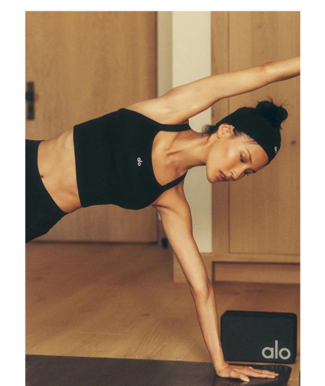 ALO YOGA Черная нейлоновая майка, фото 4