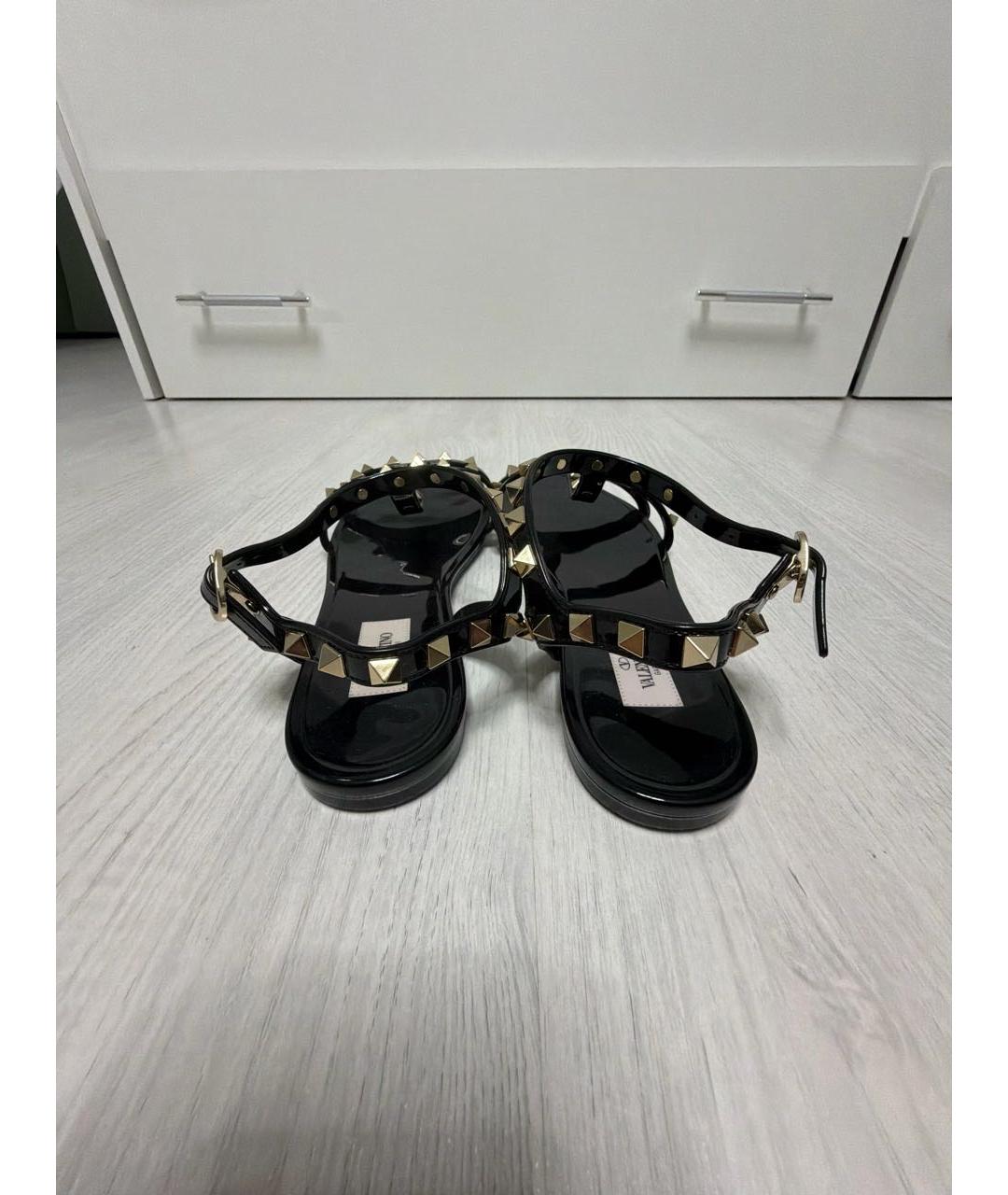 VALENTINO Черные резиновые босоножки, фото 4