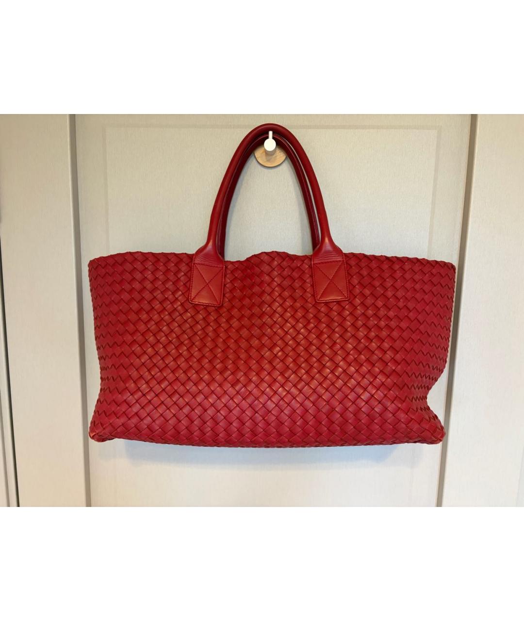 BOTTEGA VENETA Бордовая кожаная сумка тоут, фото 9