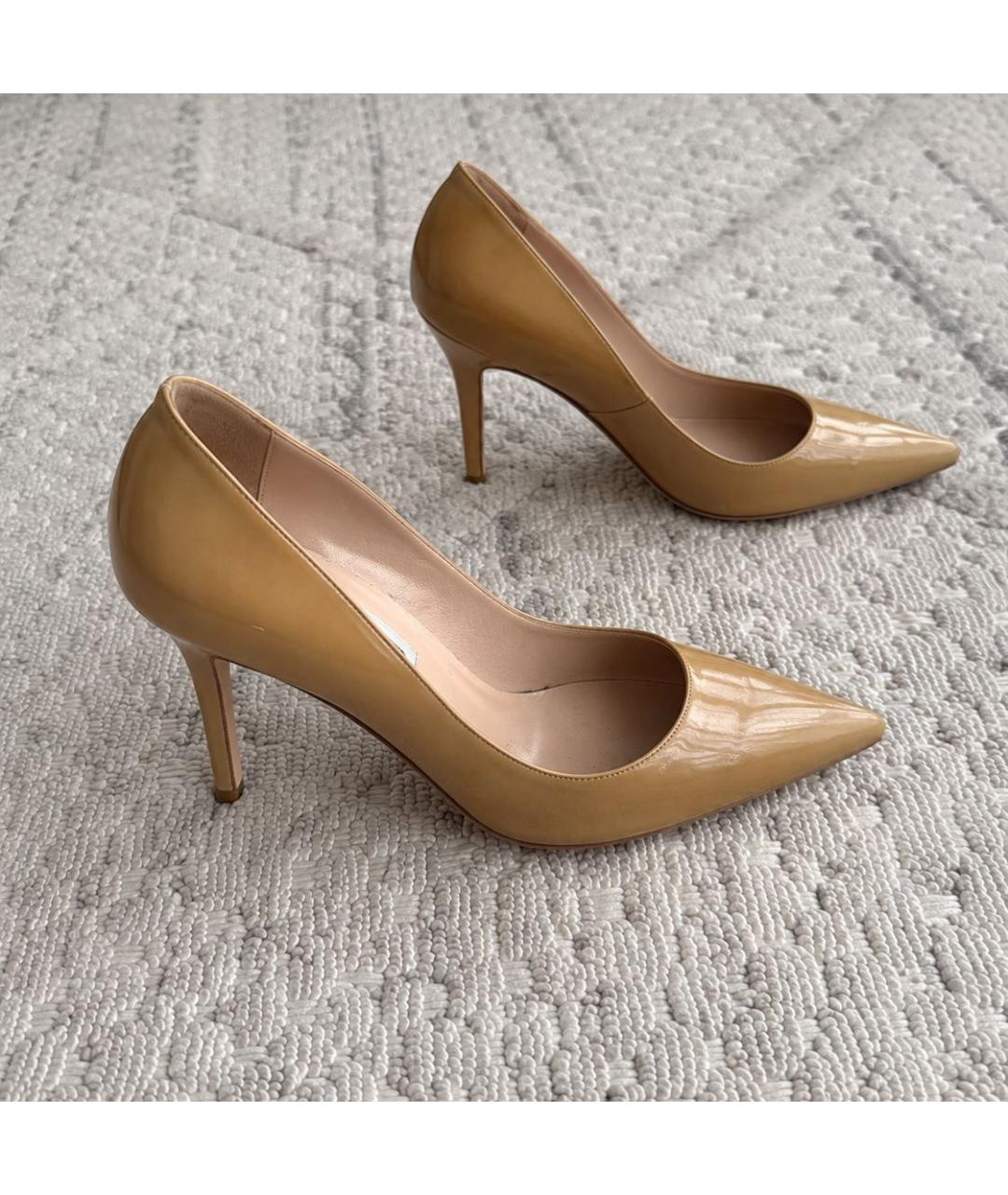 MANOLO BLAHNIK Бежевые туфли из лакированной кожи, фото 5