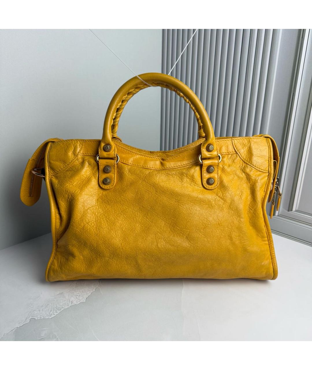 BALENCIAGA Желтая кожаная сумка с короткими ручками, фото 2