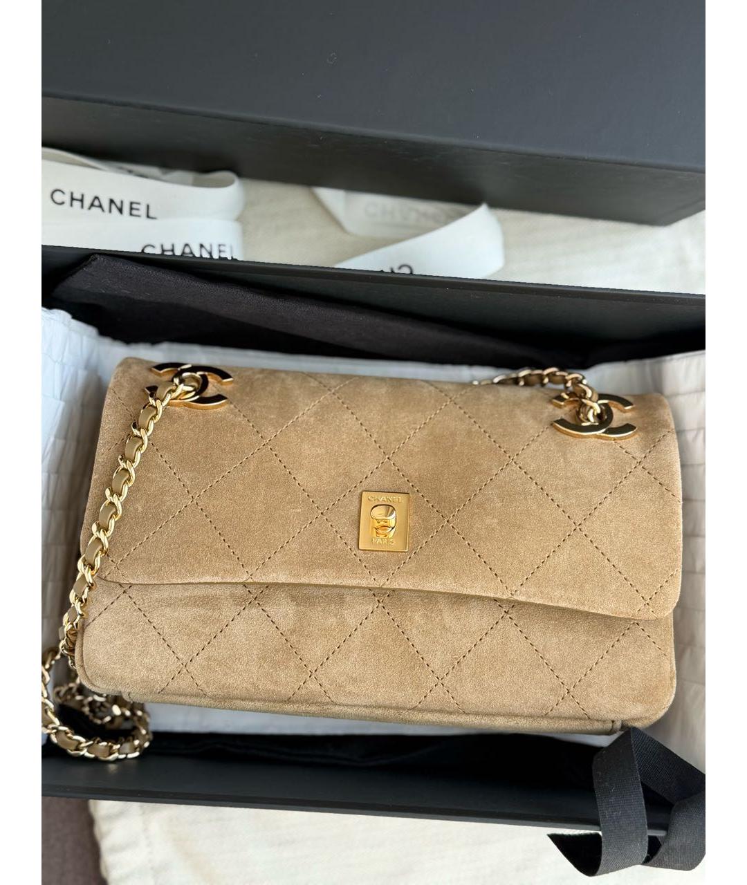 CHANEL Бежевая замшевая сумка через плечо, фото 3