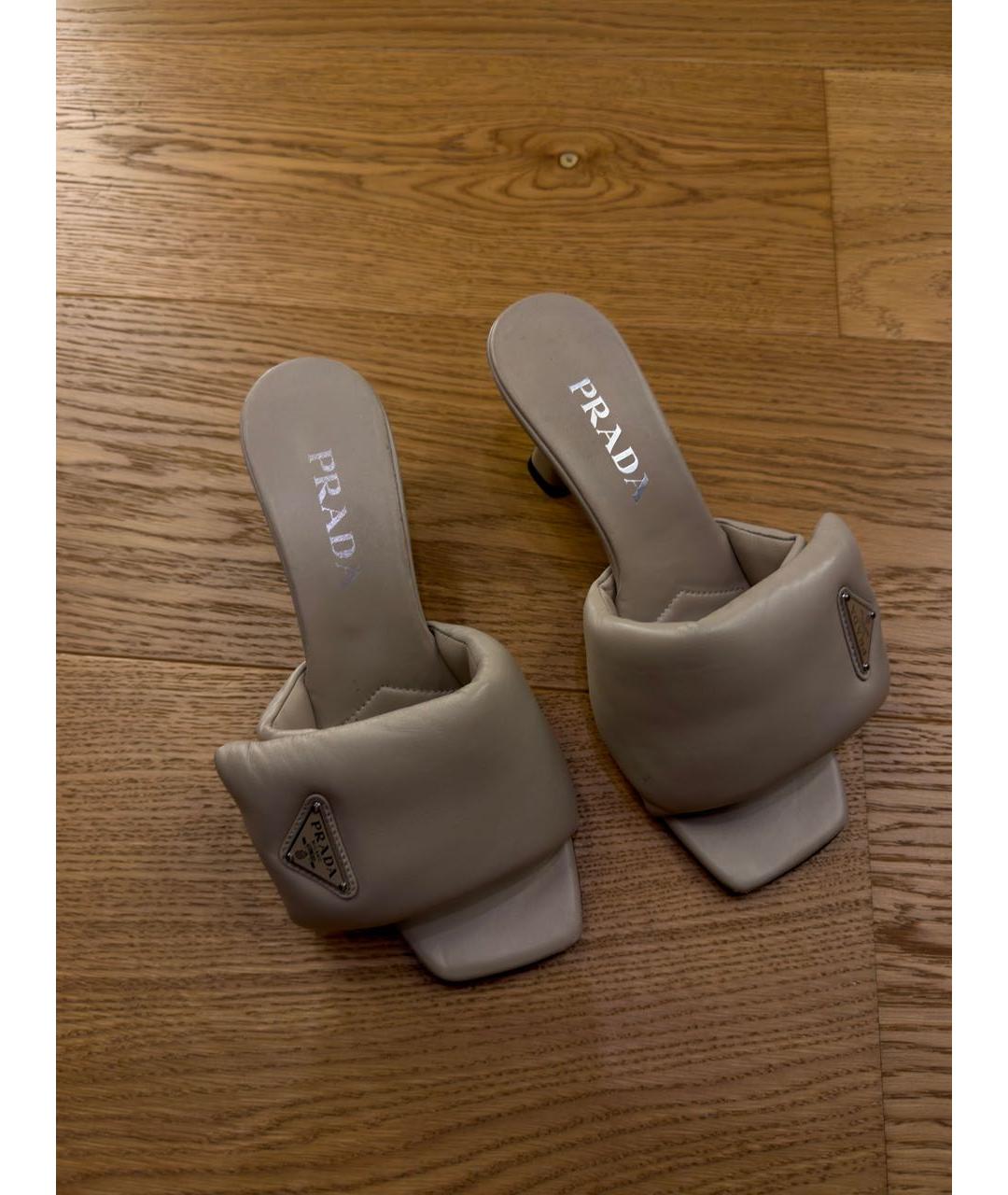 PRADA Бежевые кожаные босоножки, фото 2