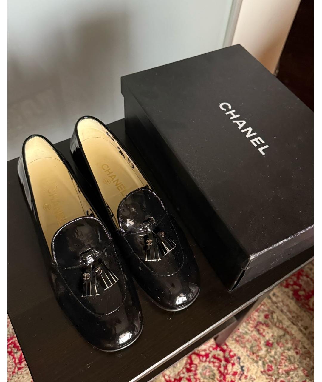 CHANEL Черные лоферы из лакированной кожи, фото 3