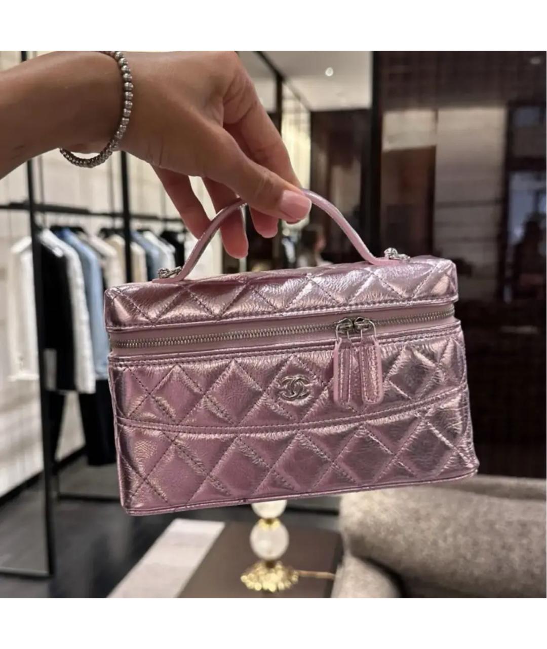 CHANEL Розовая сумка с короткими ручками из лакированной кожи, фото 3