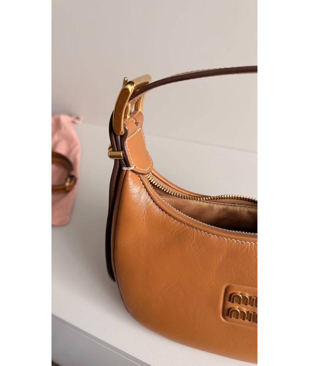 MIU MIU Коричневая кожаная сумка с короткими ручками, фото 4