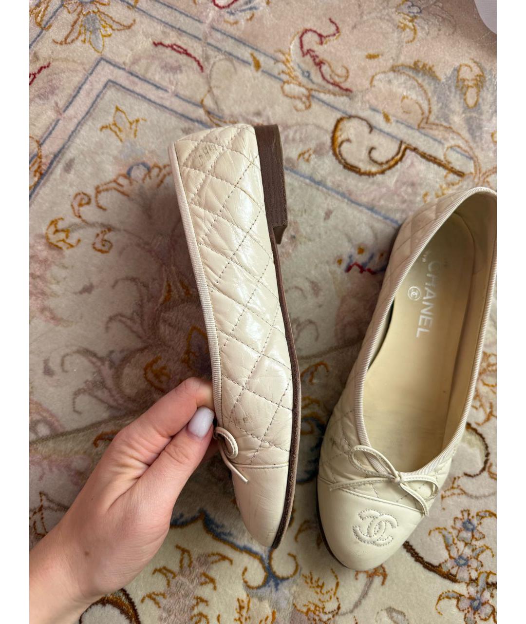 CHANEL Бежевые кожаные балетки, фото 8