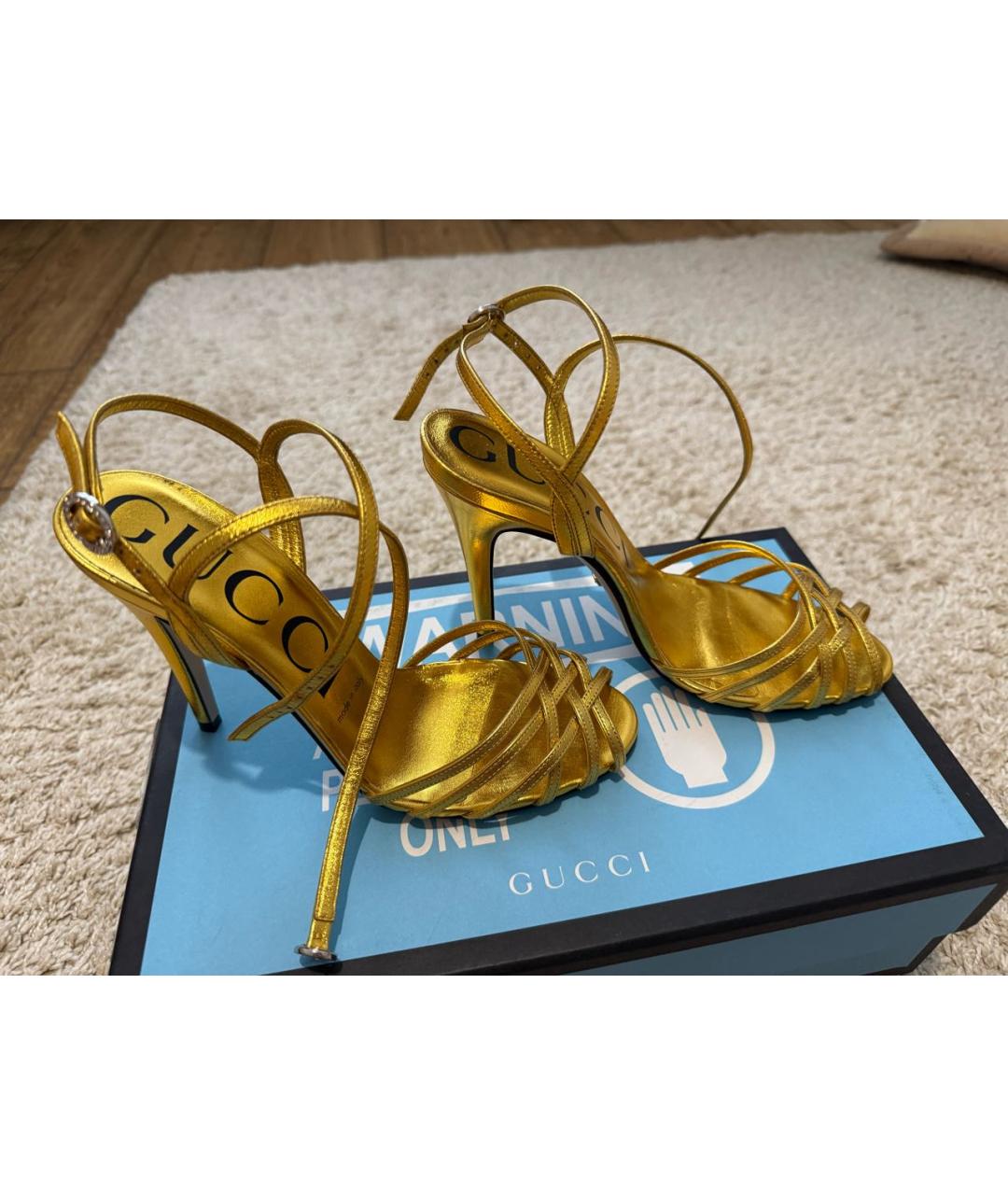 GUCCI Золотые кожаные босоножки, фото 5