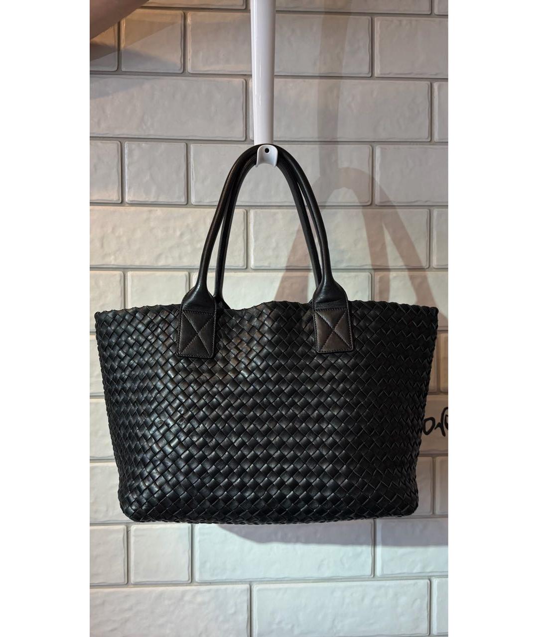 BOTTEGA VENETA Черная кожаная сумка тоут, фото 3