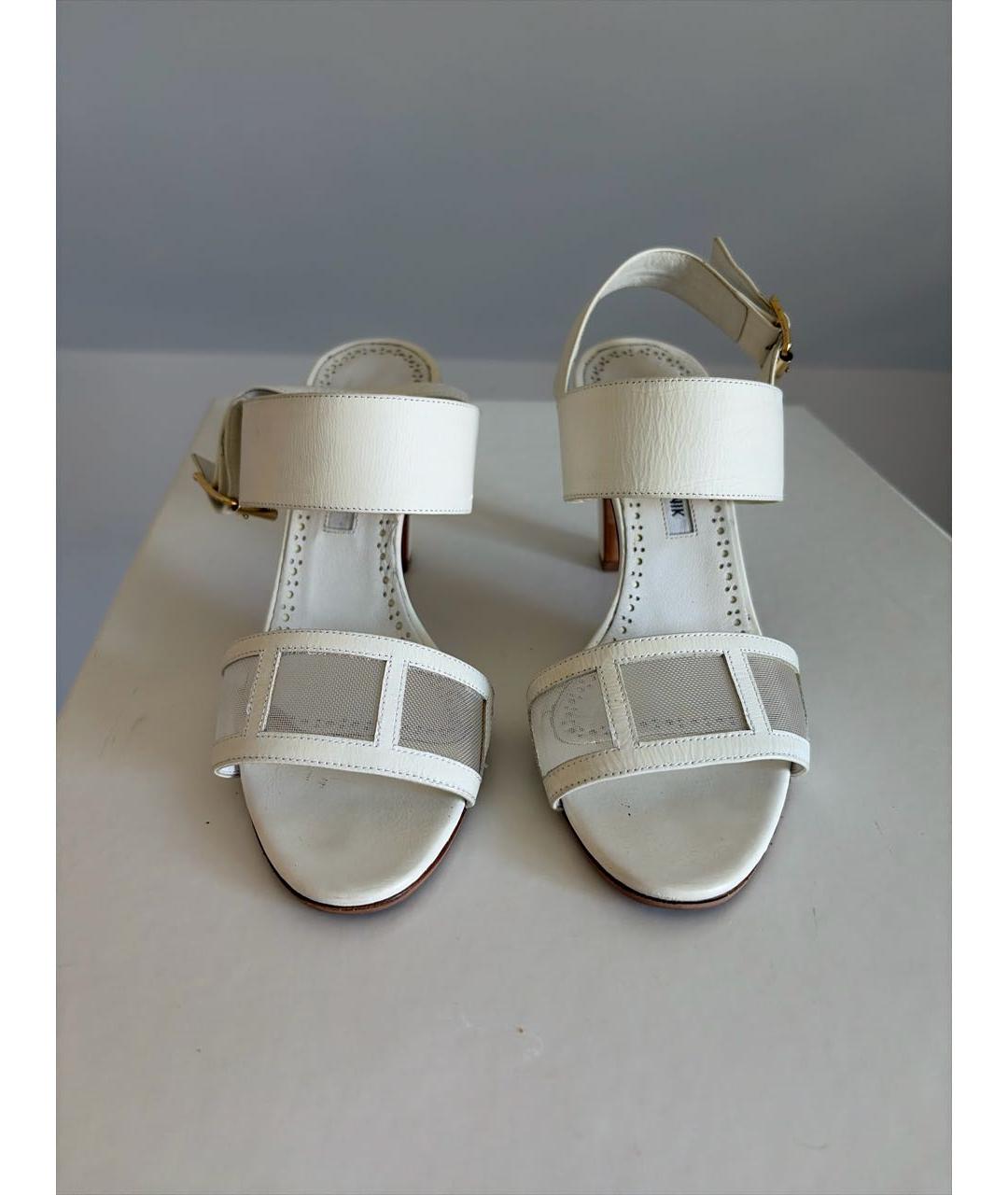 MANOLO BLAHNIK Белые кожаные босоножки, фото 2