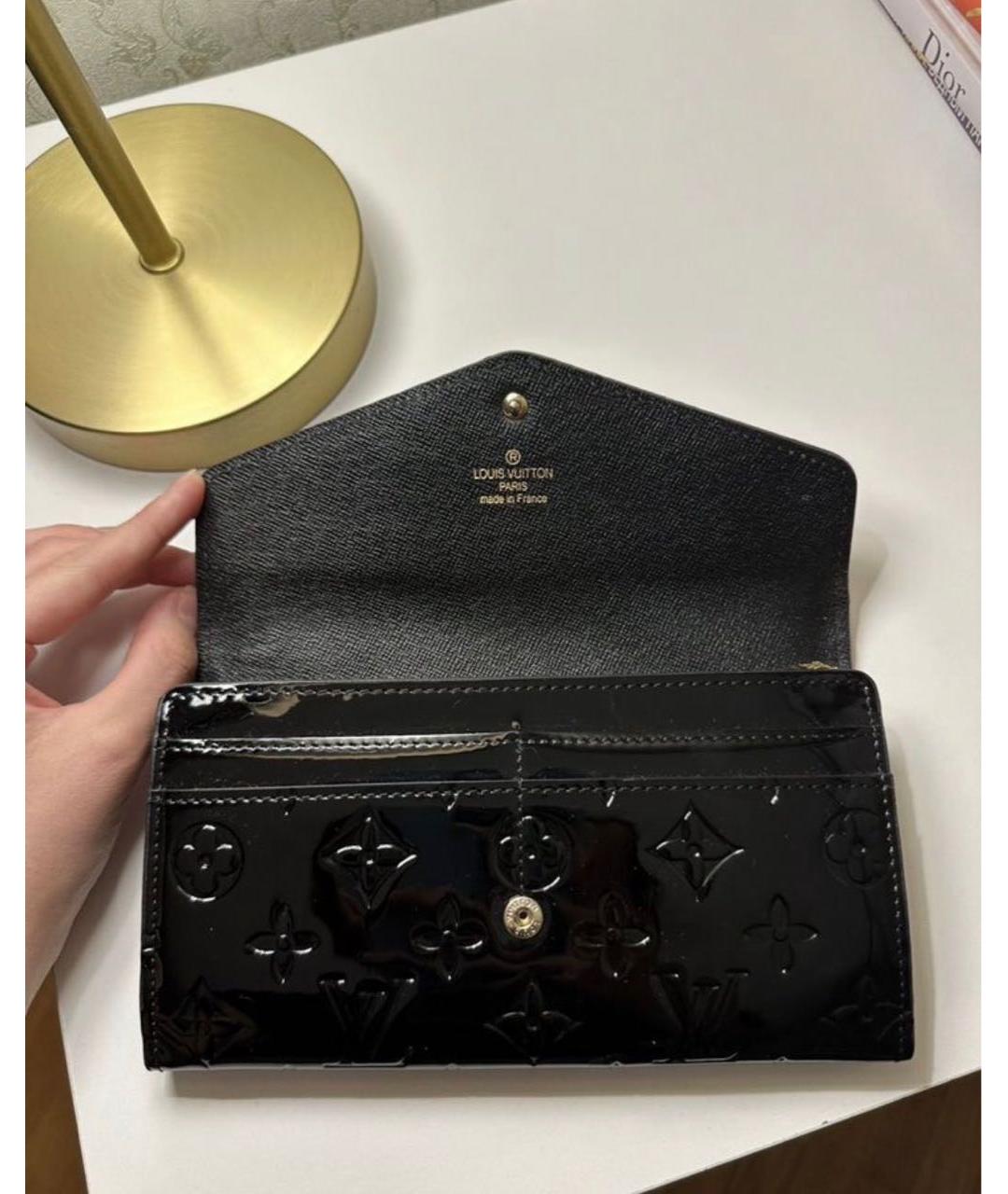 LOUIS VUITTON Черный кошелек из лакированной кожи, фото 3