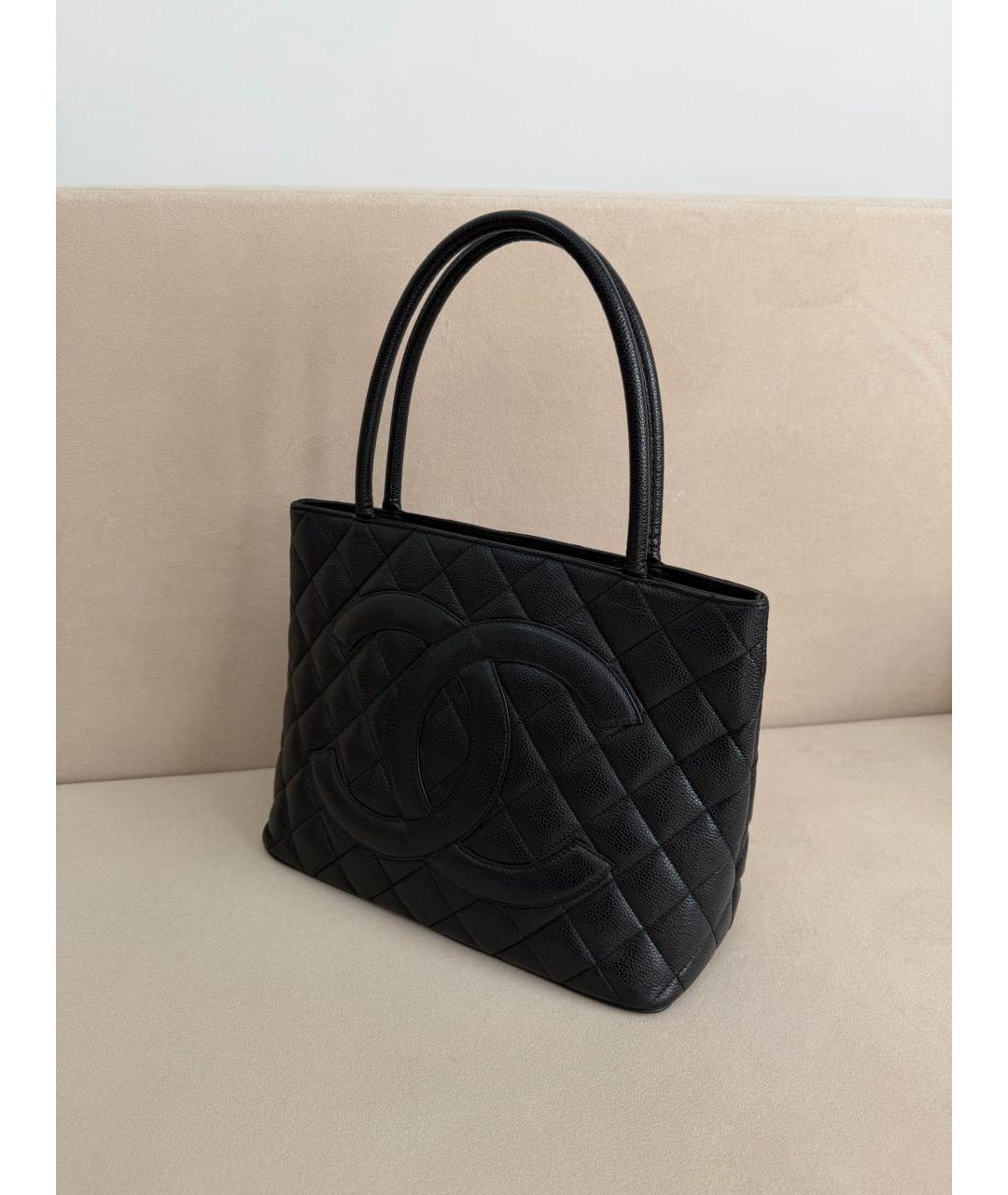 CHANEL Черная кожаная сумка тоут, фото 2