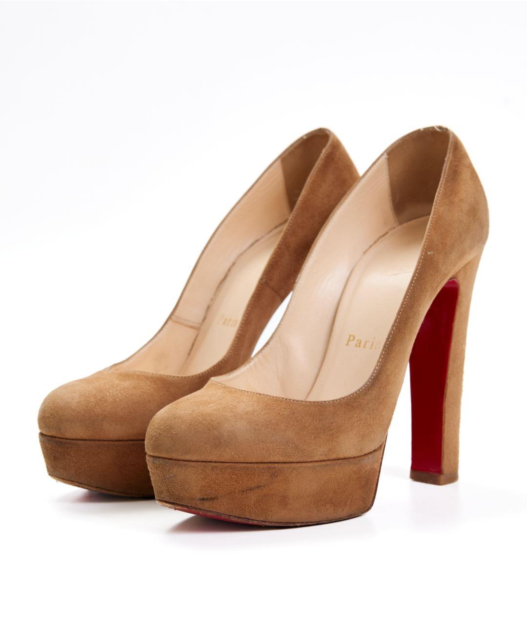 CHRISTIAN LOUBOUTIN Бежевые замшевые туфли, фото 3