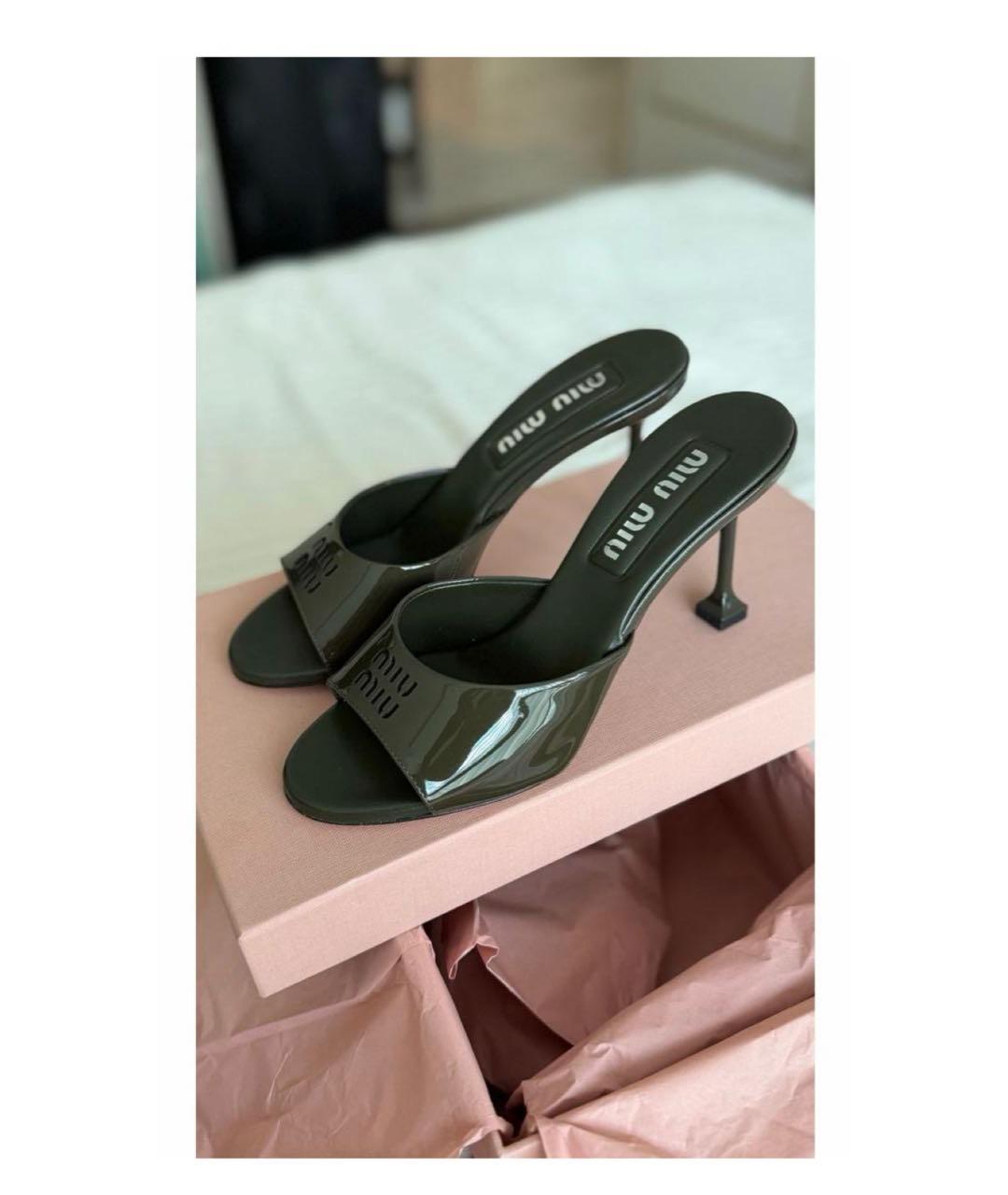 MIU MIU Зеленые мюли из лакированной кожи, фото 7