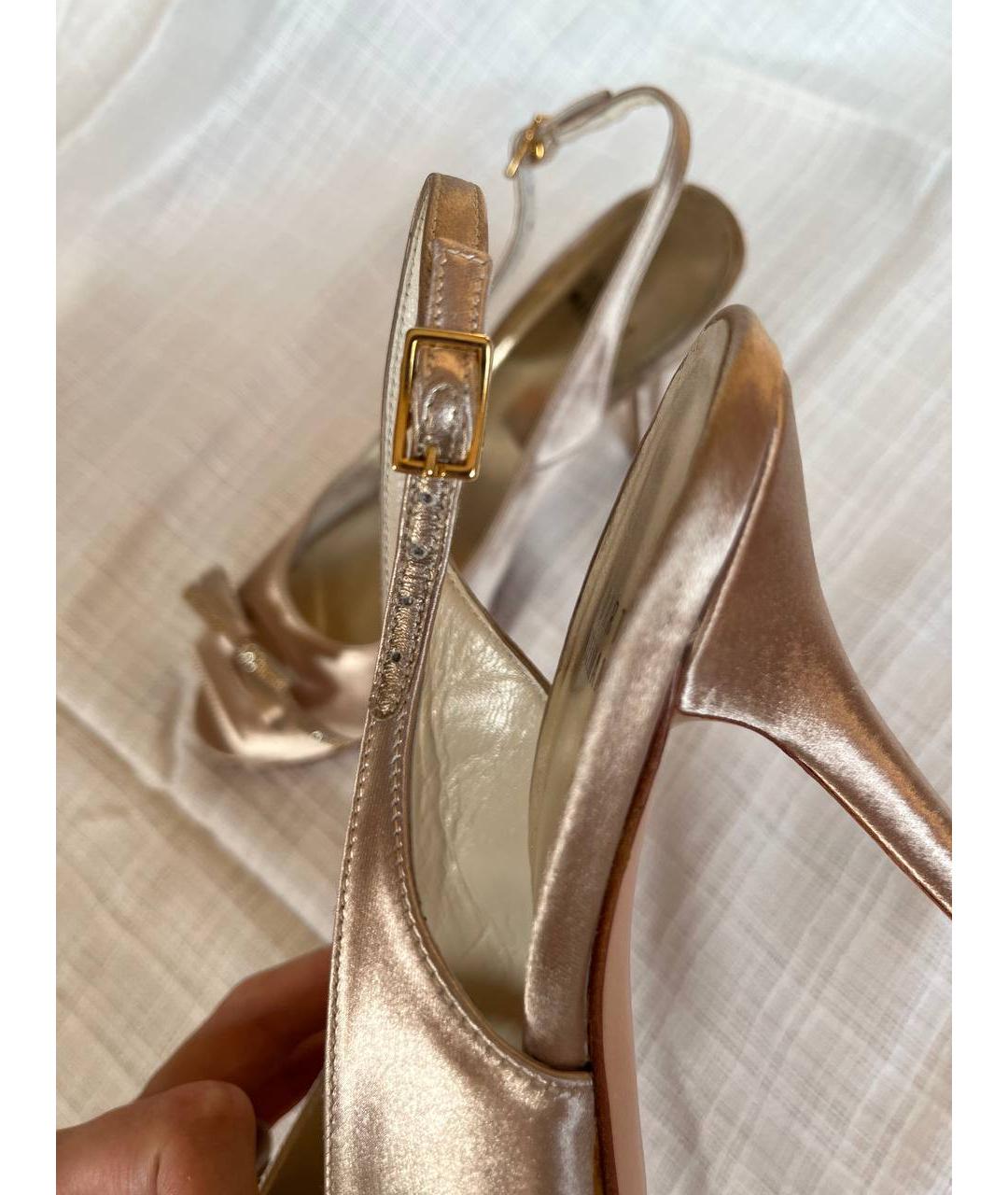 STUART WEITZMAN Золотые текстильные босоножки, фото 6
