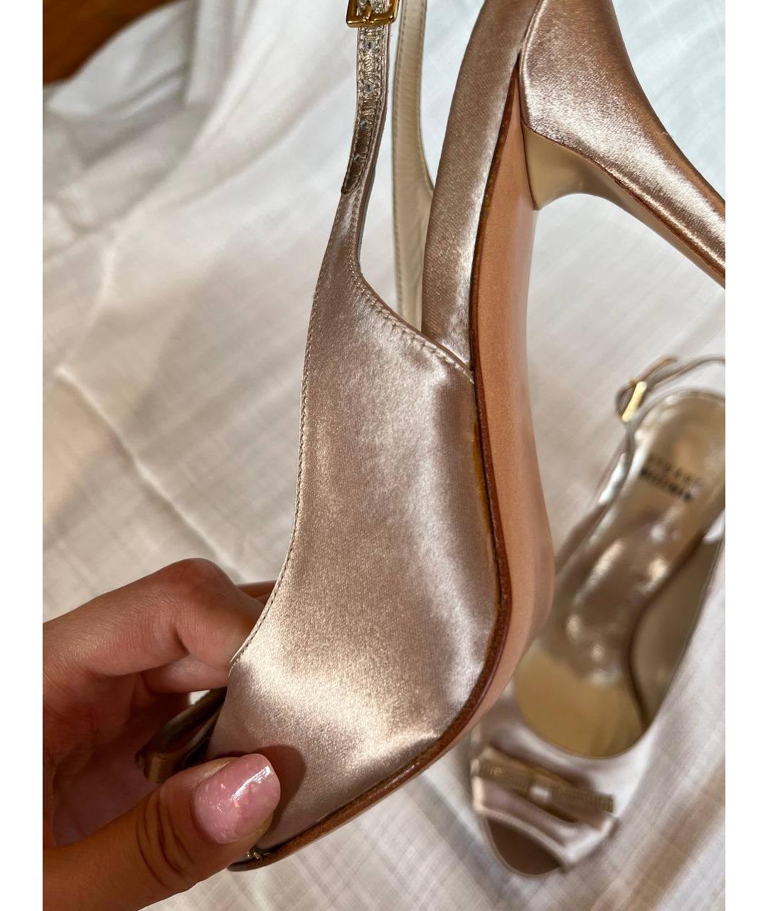 STUART WEITZMAN Золотые текстильные босоножки, фото 2