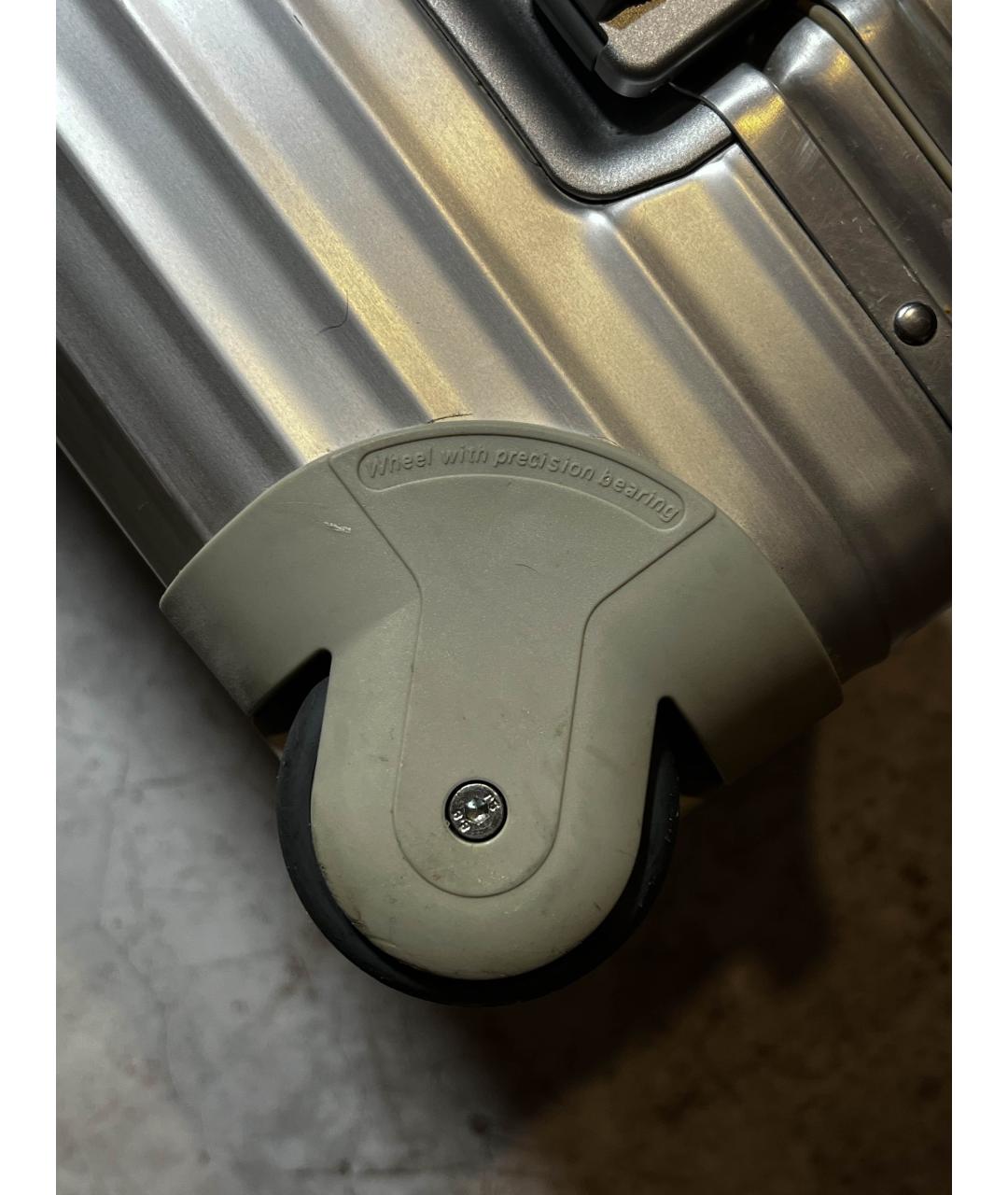 Rimowa Серебряный чемодан, фото 7