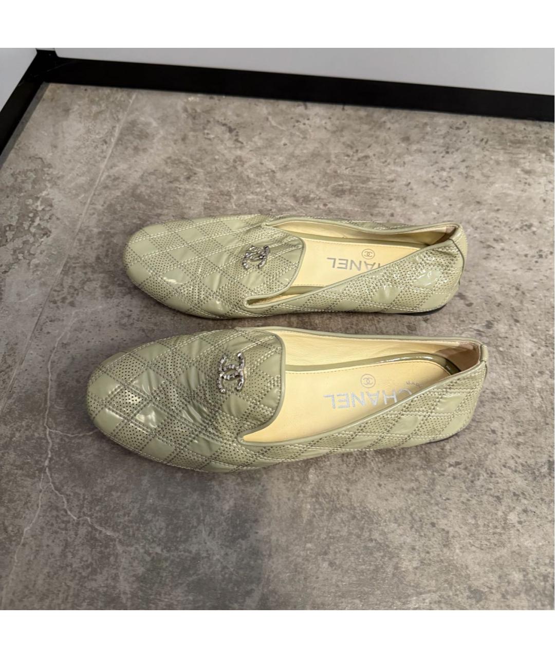 CHANEL Салатовые лоферы из лакированной кожи, фото 2