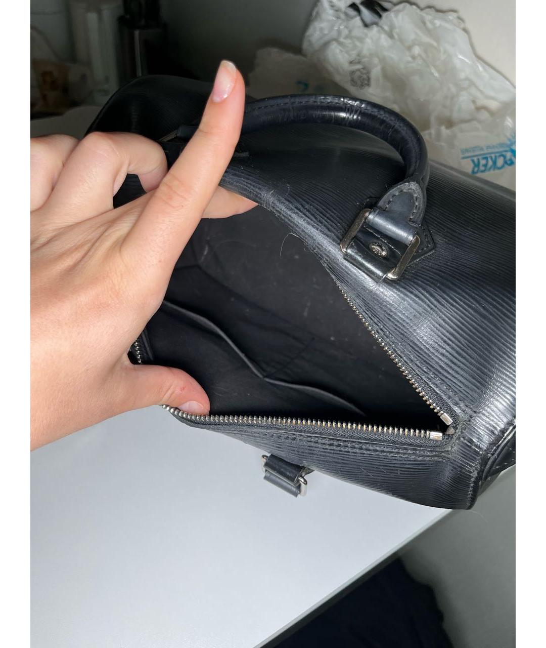 LOUIS VUITTON Черная кожаная сумка с короткими ручками, фото 4