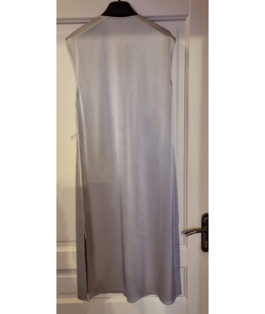 ST. JOHN Серебряное атласное платье, фото 2