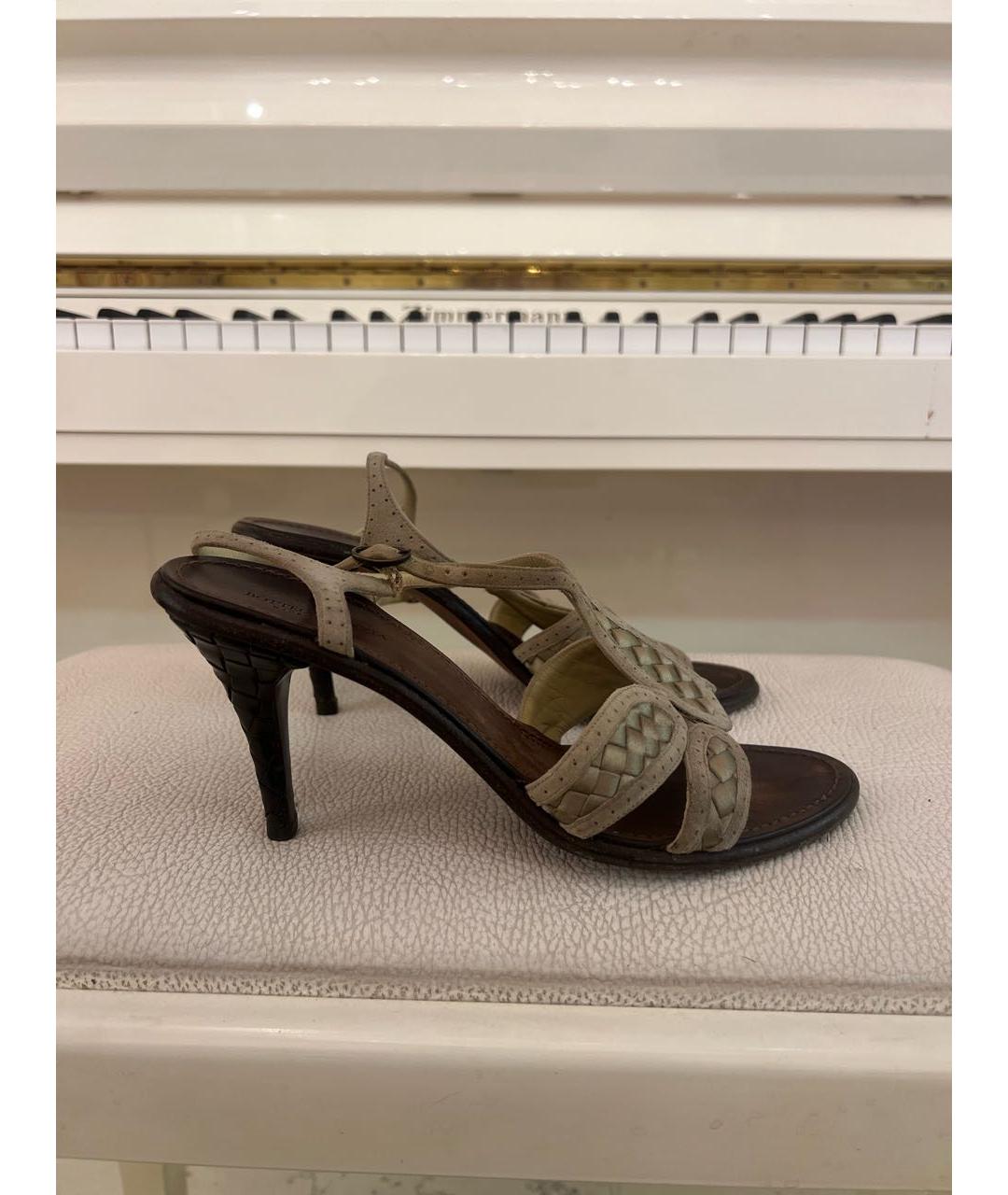 BOTTEGA VENETA Бежевые кожаные босоножки, фото 7