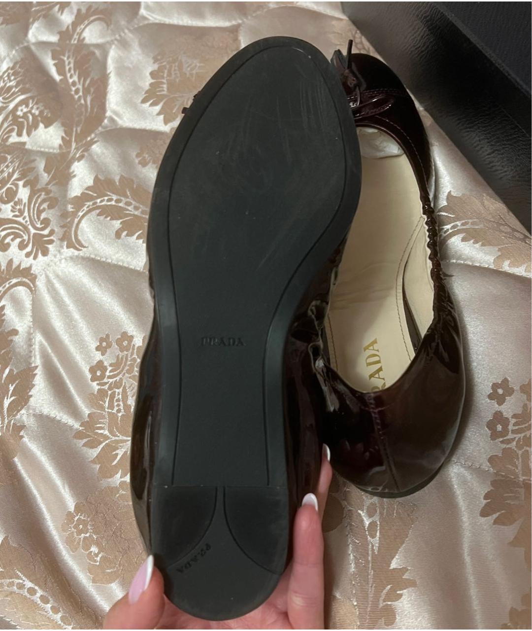 PRADA Бордовые балетки из лакированной кожи, фото 4