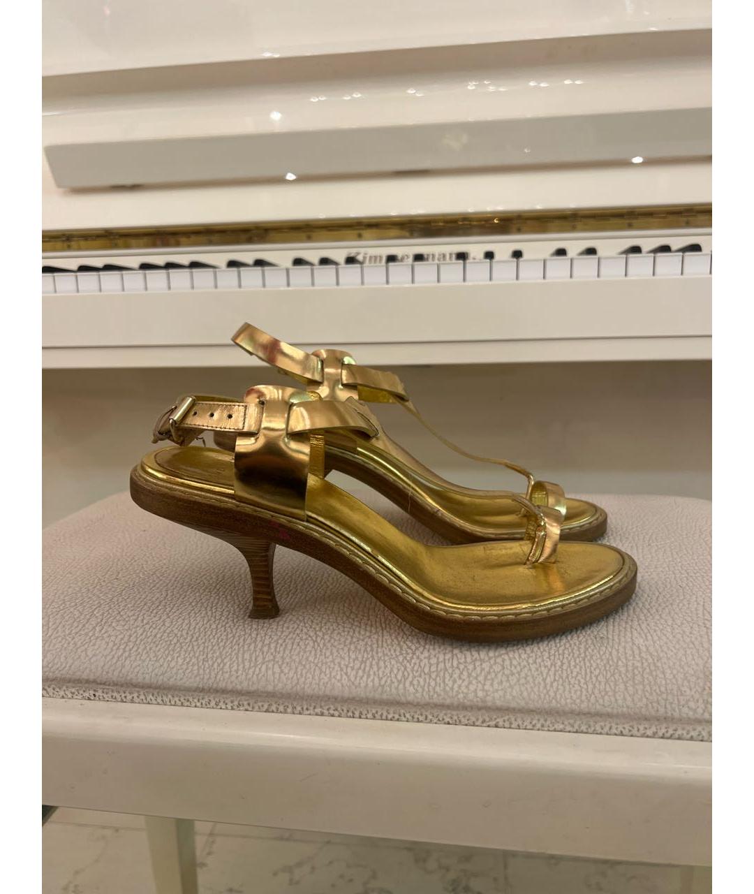 GIVENCHY Золотые босоножки из искусственной кожи, фото 5