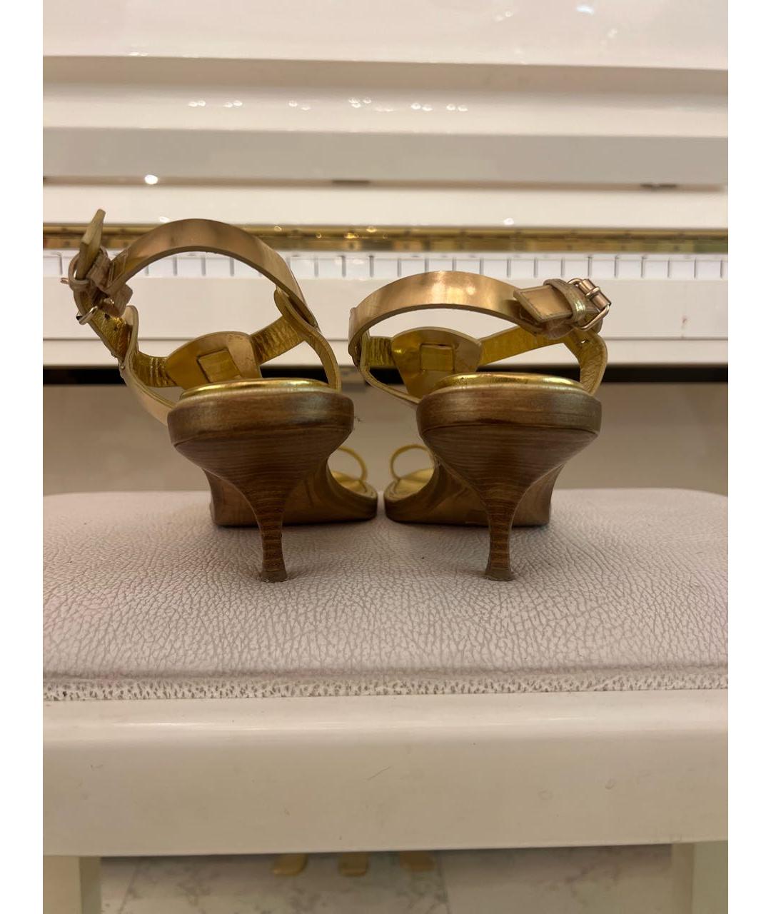 GIVENCHY Золотые босоножки из искусственной кожи, фото 4