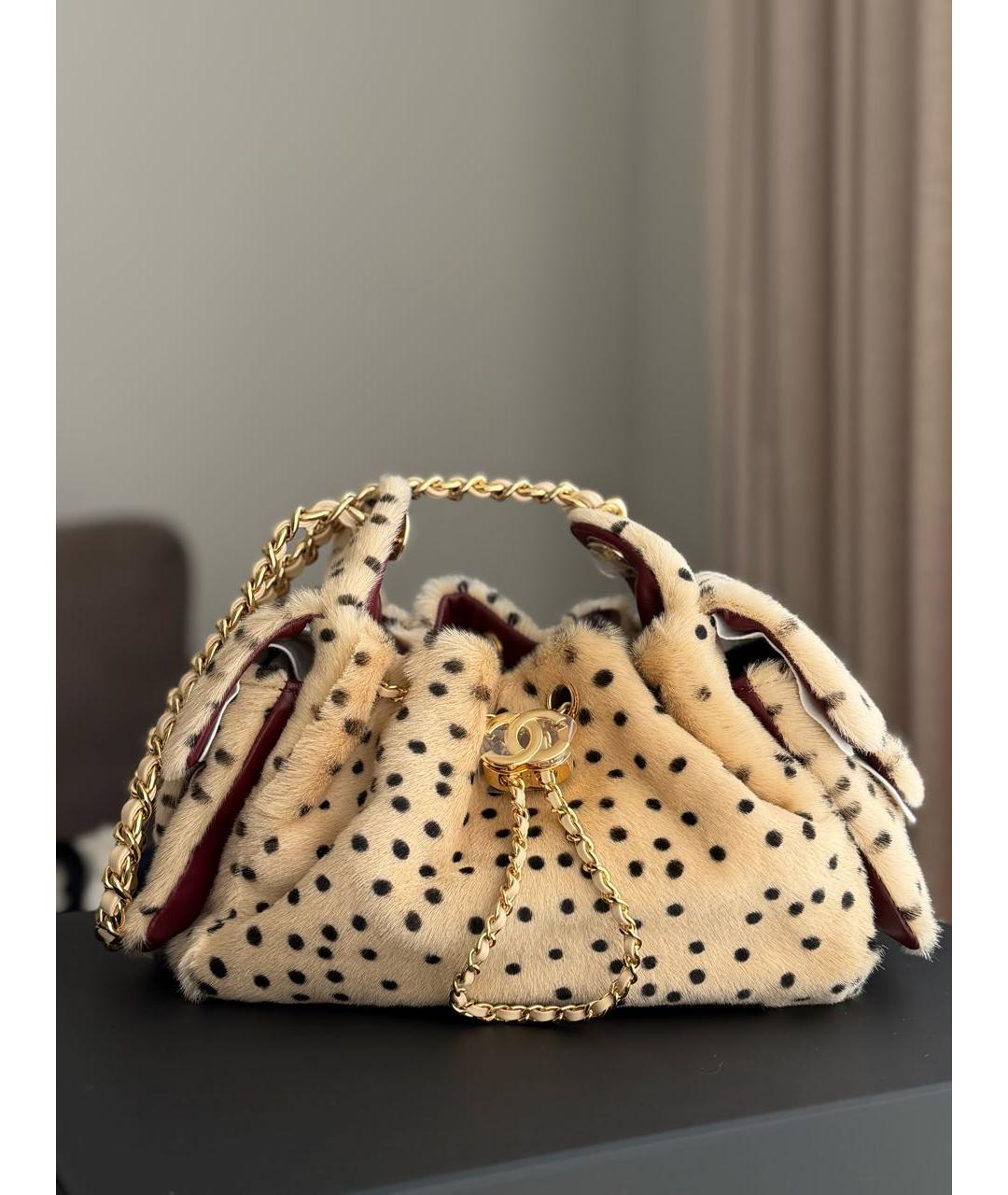 CHANEL Бежевая меховая сумка через плечо, фото 2