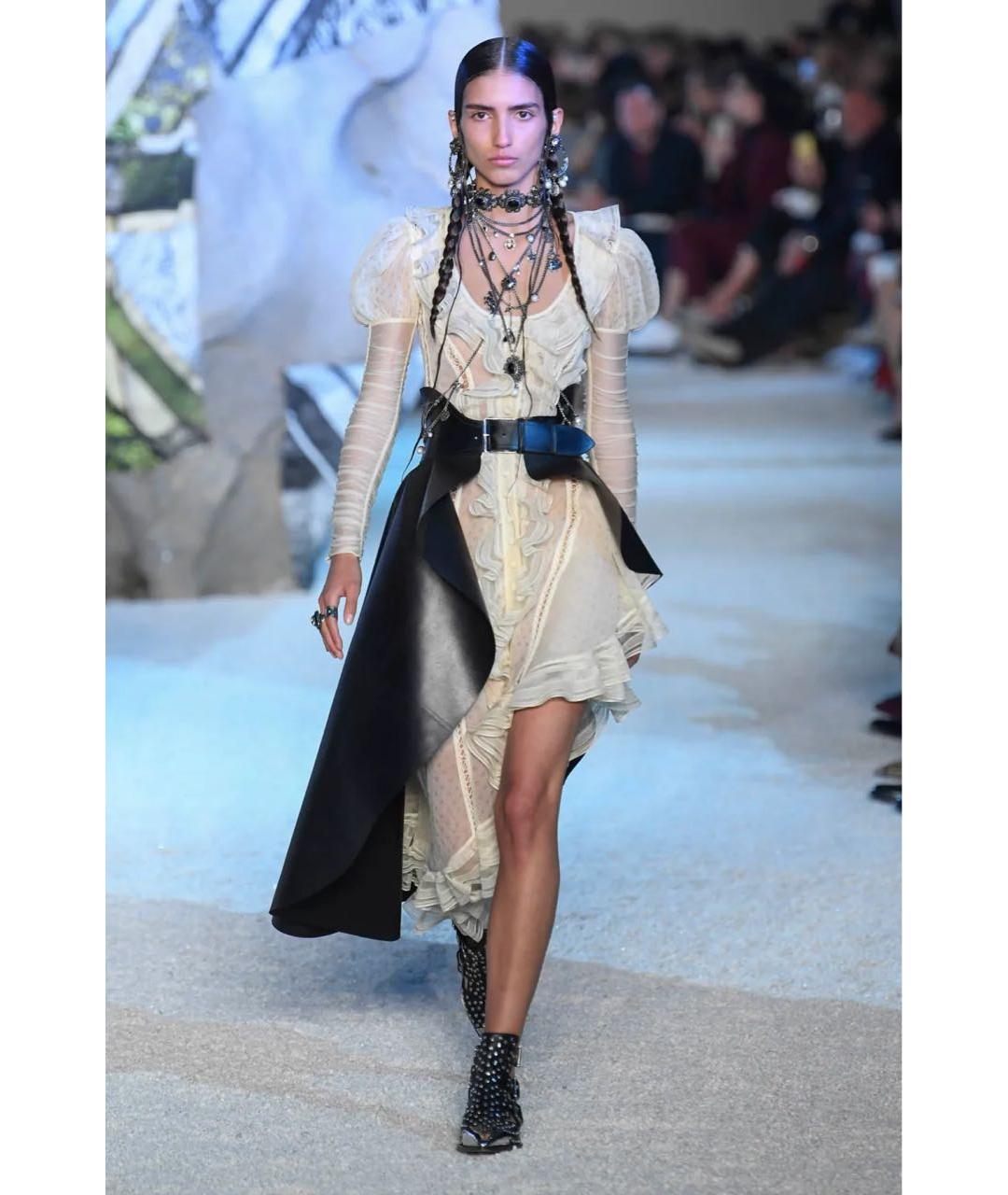 ALEXANDER MCQUEEN Бежевое шелковое вечернее платье, фото 2