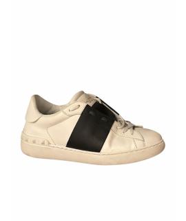 VALENTINO Низкие кроссовки / кеды