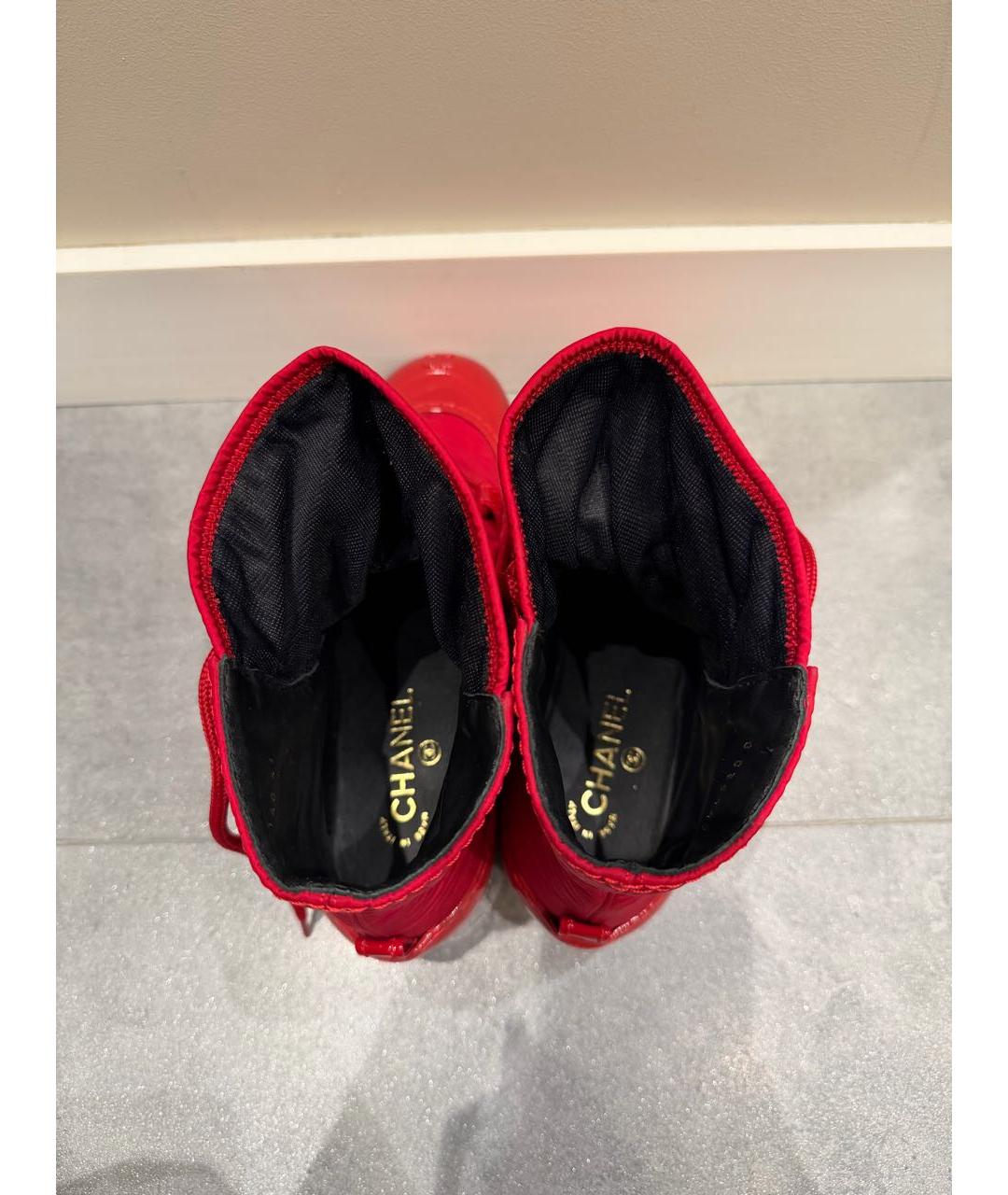 CHANEL Красные резиновые ботинки, фото 7
