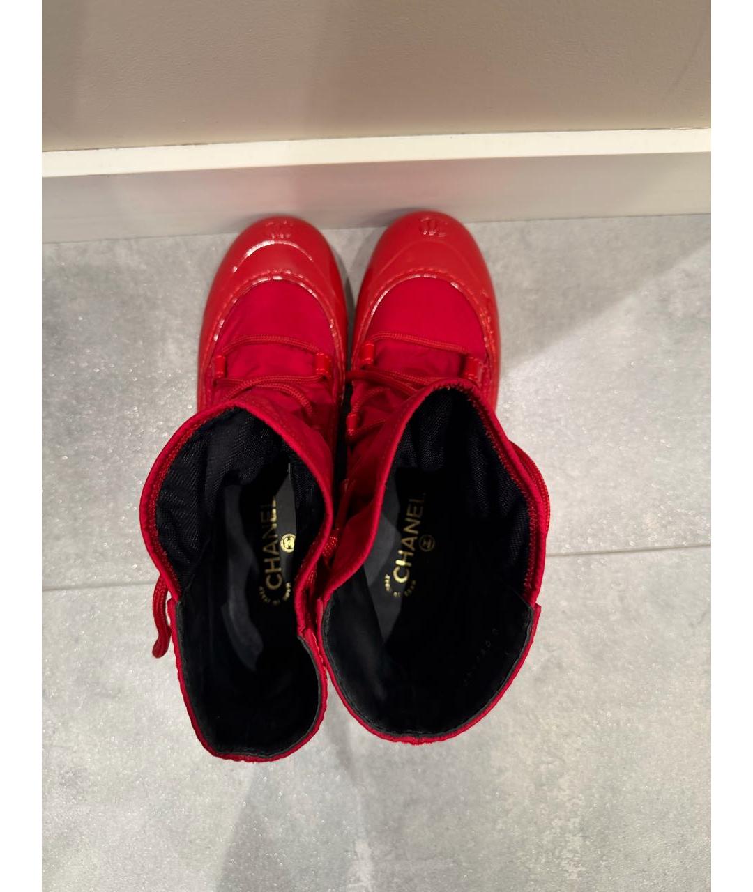 CHANEL Красные резиновые ботинки, фото 4