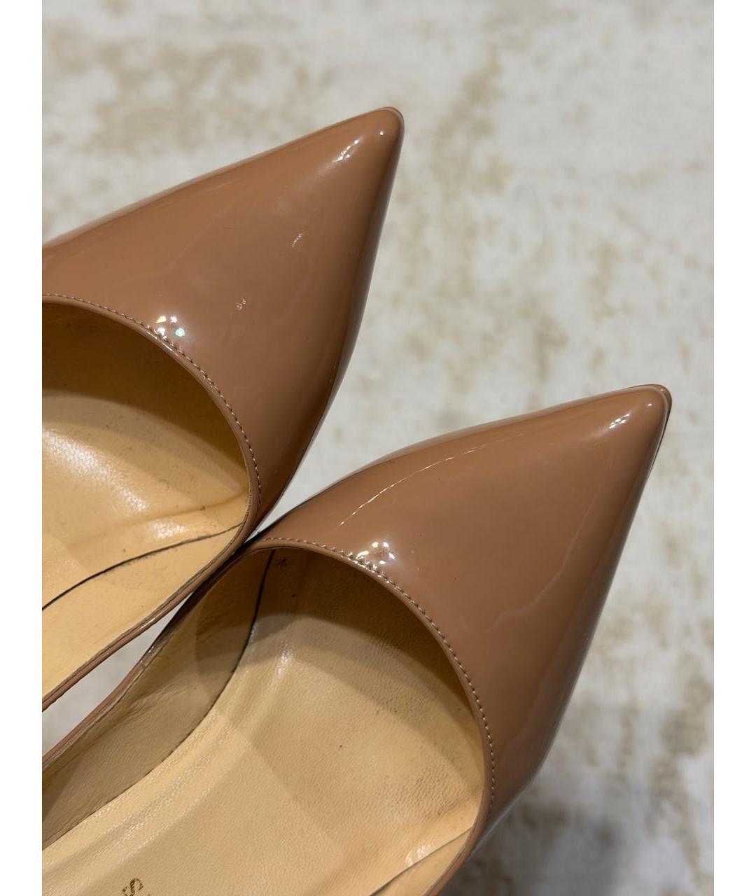 CHRISTIAN LOUBOUTIN Бежевые туфли из лакированной кожи, фото 5