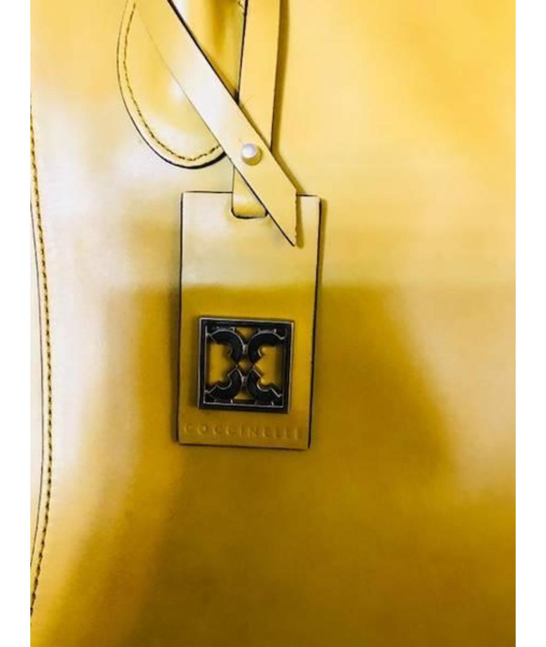 COCCINELLE Желтая кожаная сумка тоут, фото 7
