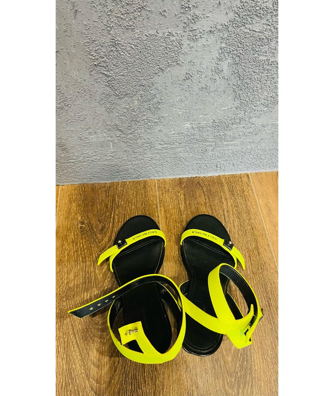 BALENCIAGA Салатовые кожаные босоножки, фото 4