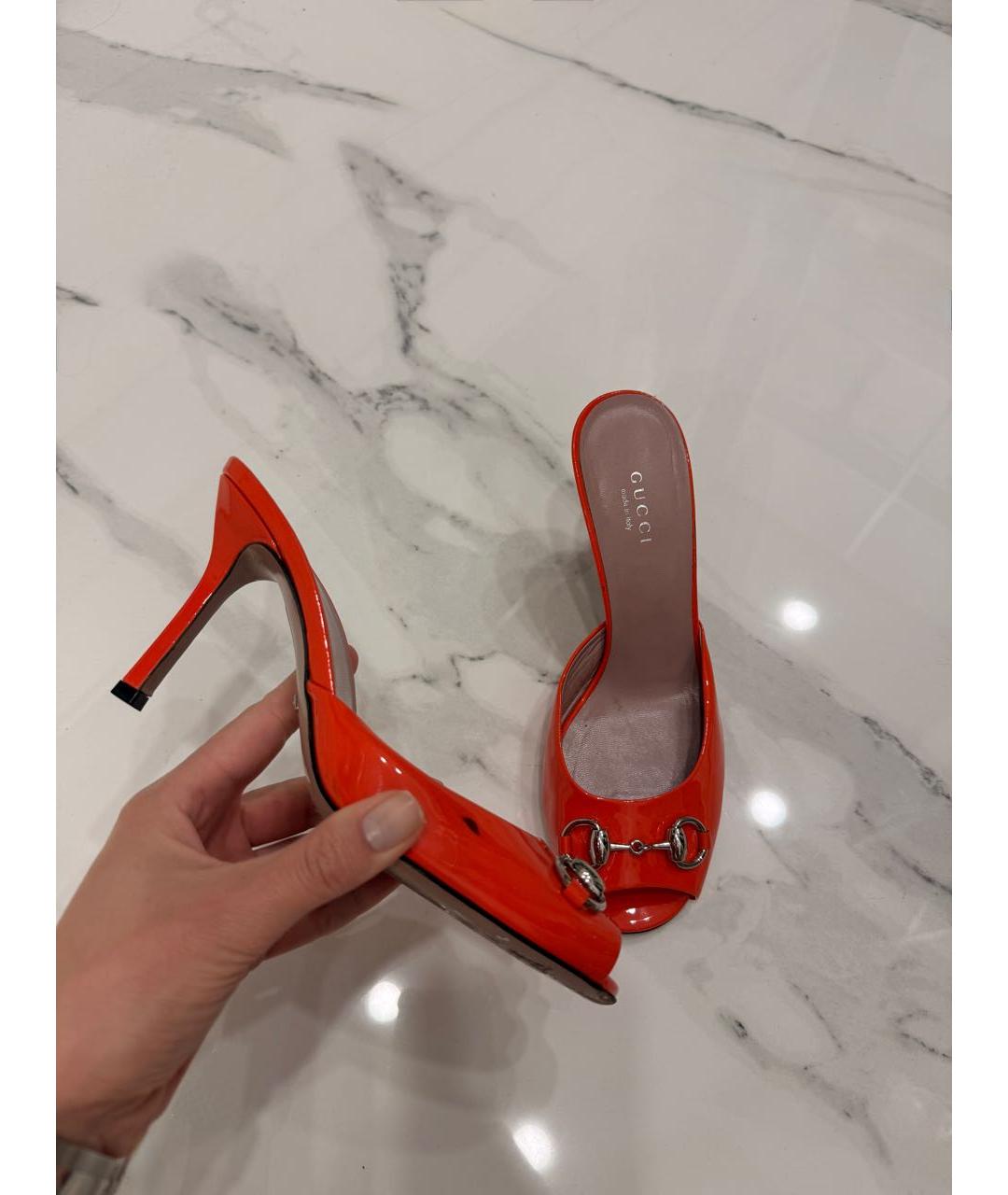 GUCCI Оранжевые мюли из лакированной кожи, фото 6