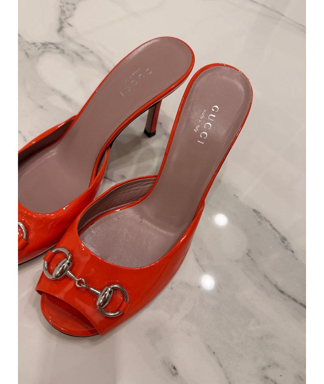 GUCCI Оранжевые мюли из лакированной кожи, фото 4