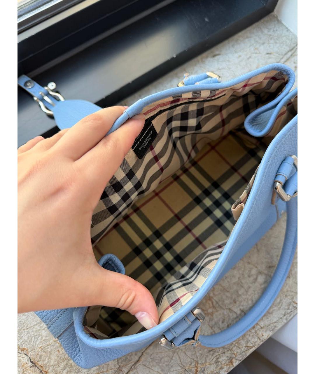BURBERRY Голубая кожаная сумка с короткими ручками, фото 4