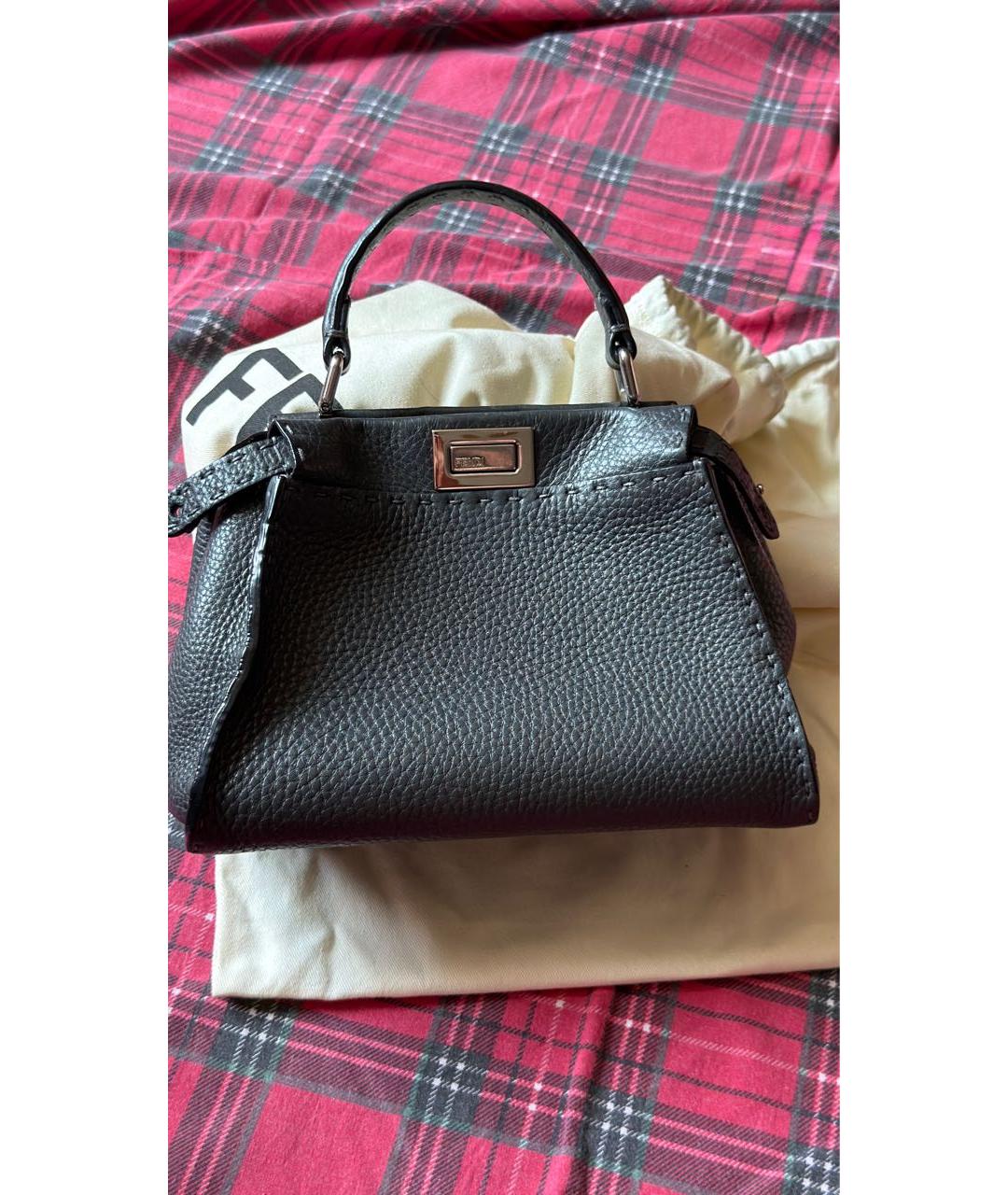 FENDI Антрацитовая кожаная сумка с короткими ручками, фото 2