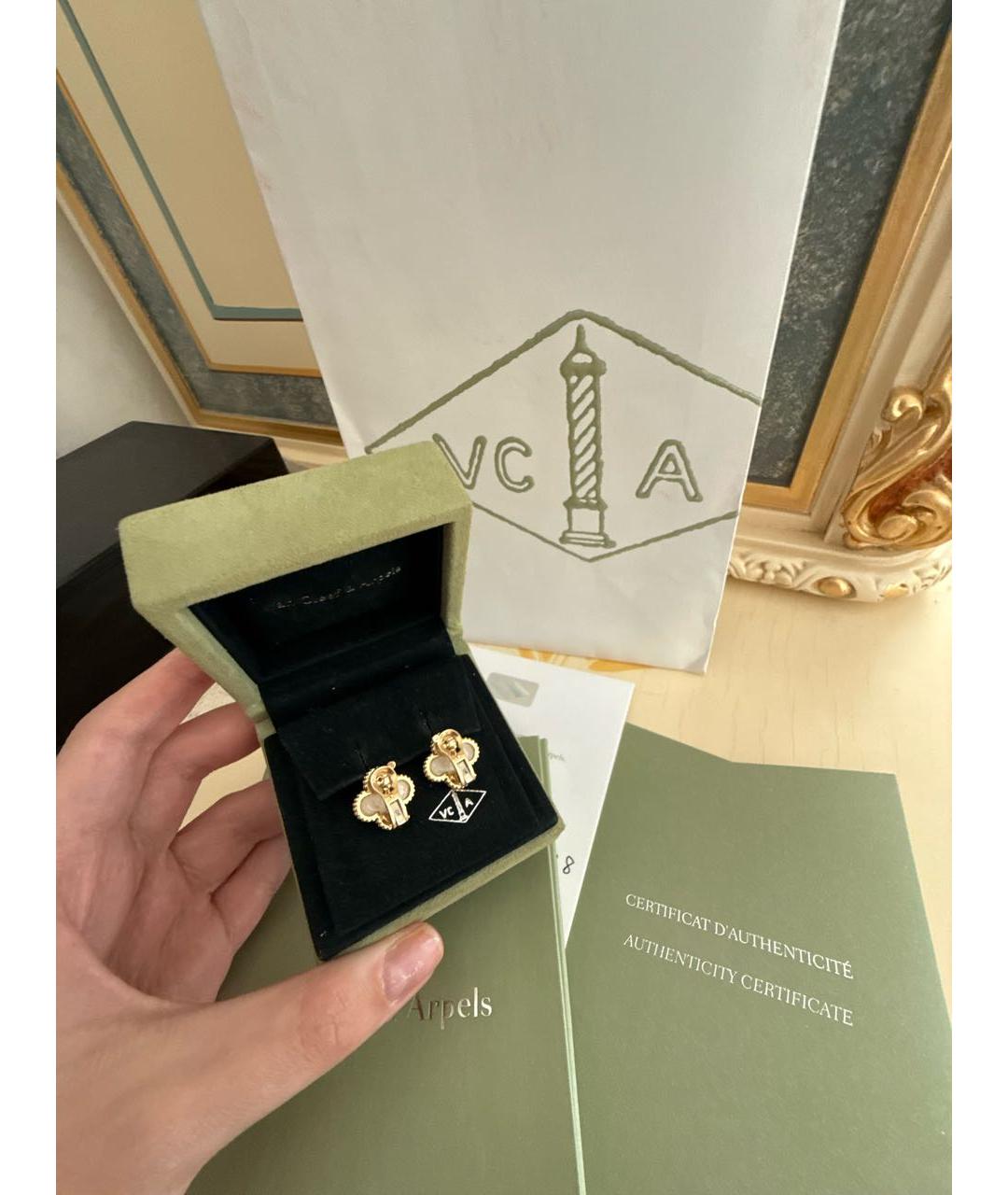 VAN CLEEF & ARPELS Белые серьги из желтого золота, фото 2