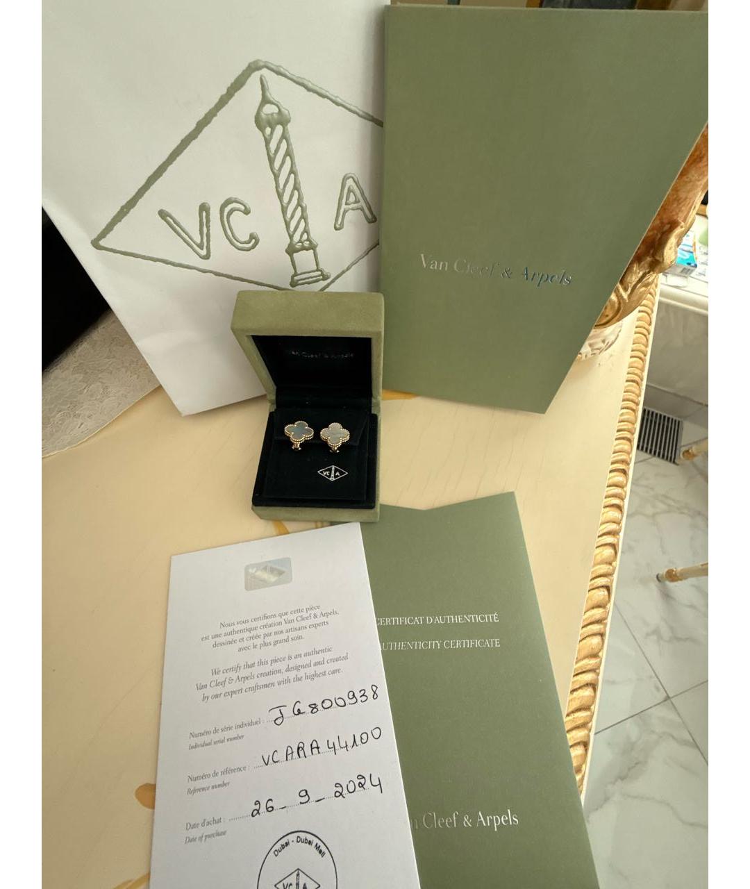 VAN CLEEF & ARPELS Белые серьги из желтого золота, фото 3