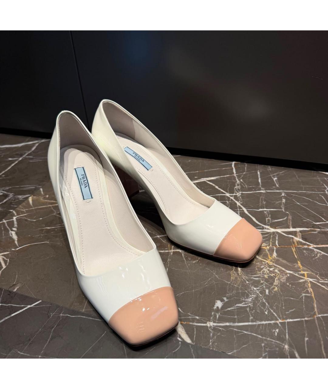 PRADA Белые туфли из лакированной кожи, фото 3