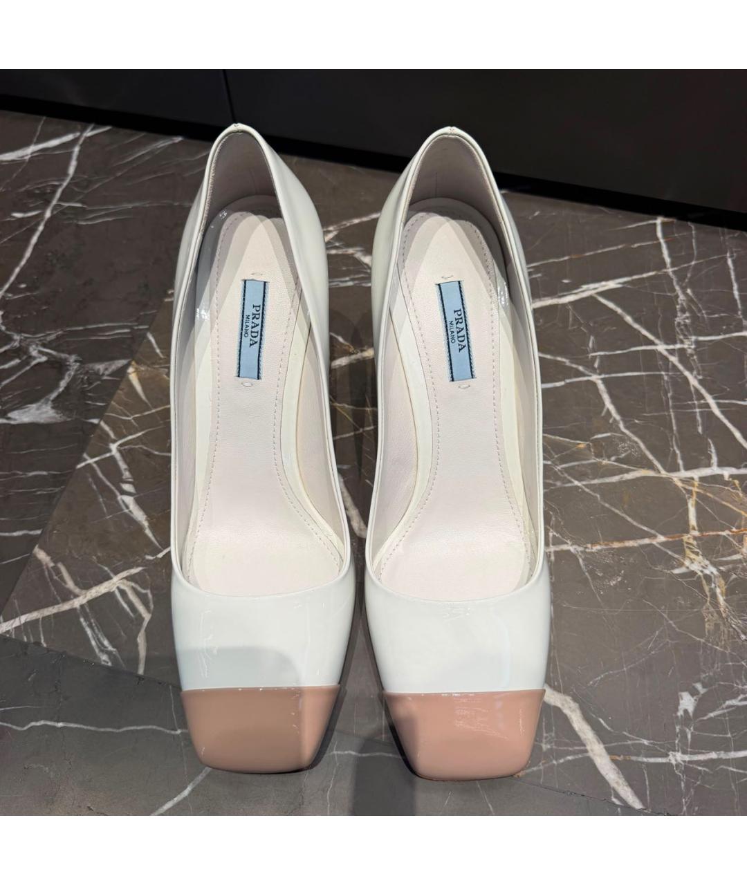 PRADA Белые туфли из лакированной кожи, фото 2