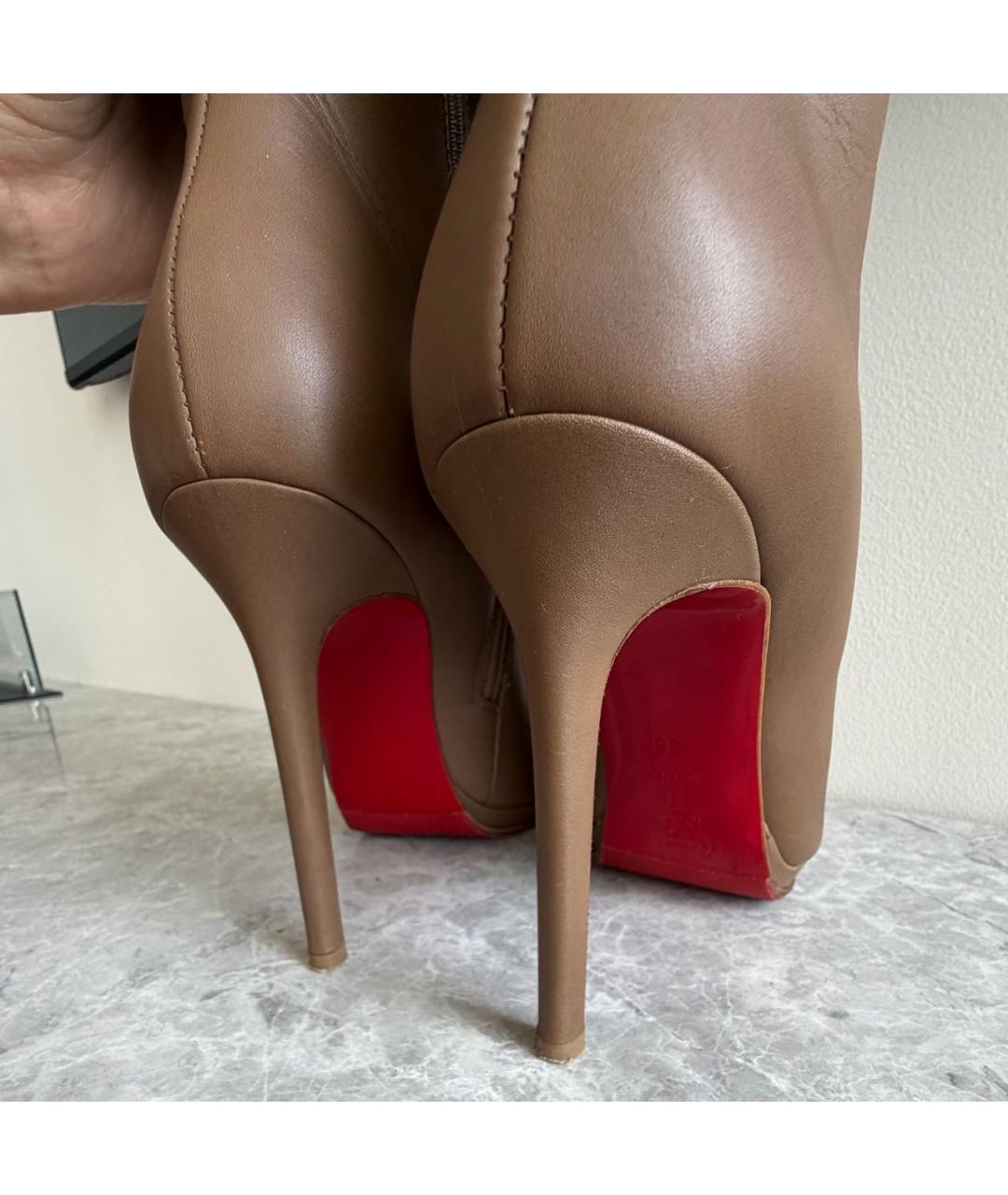 CHRISTIAN LOUBOUTIN Бежевые кожаные сапоги, фото 4