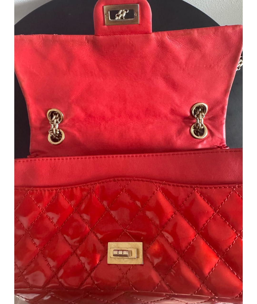 CHANEL Красная сумка через плечо из лакированной кожи, фото 7